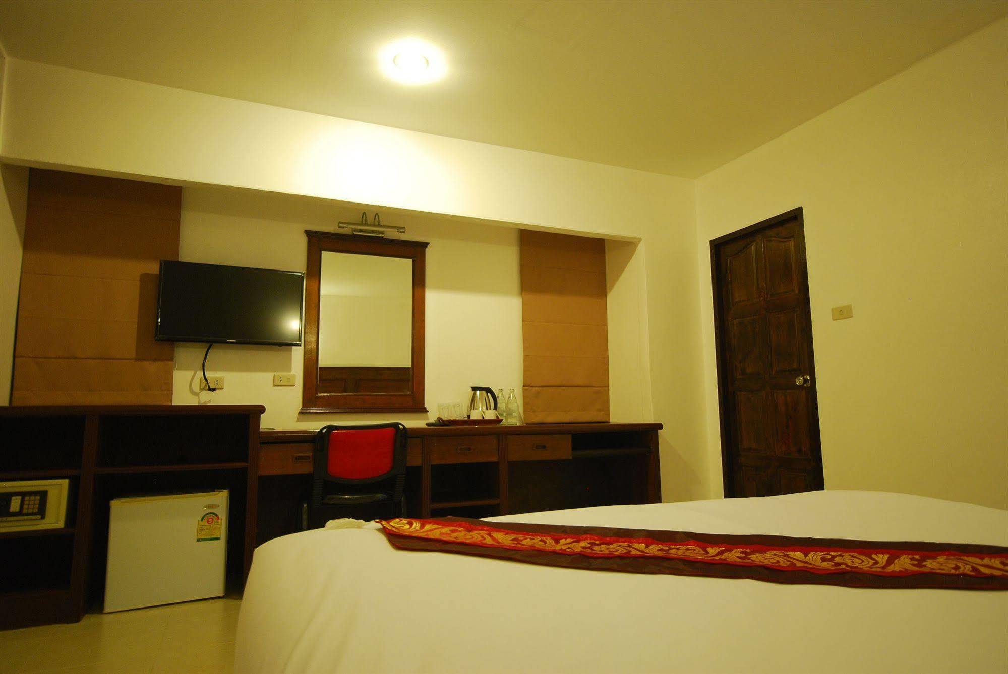 Patong Budget Rooms ภายนอก รูปภาพ