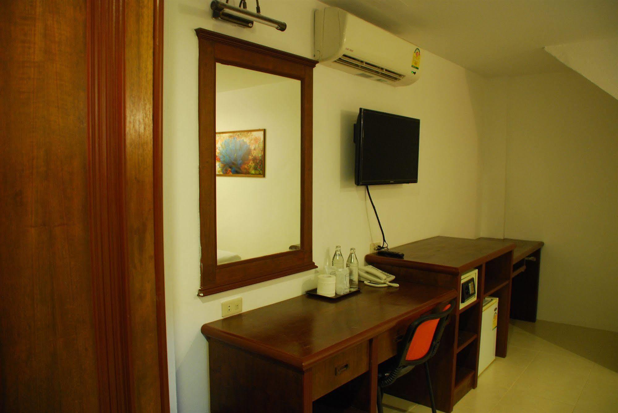 Patong Budget Rooms ภายนอก รูปภาพ
